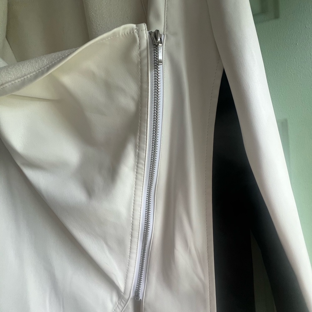 Motorcycle Jacket - Picture 5 of 8